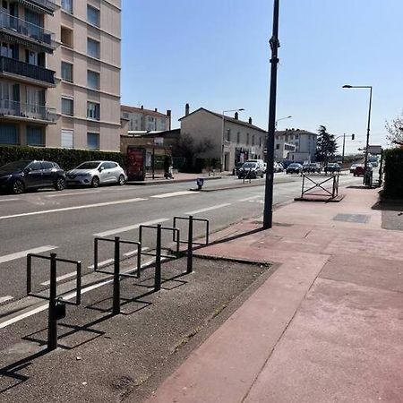 Ferienwohnung Le Pressense Vénissieux Exterior foto