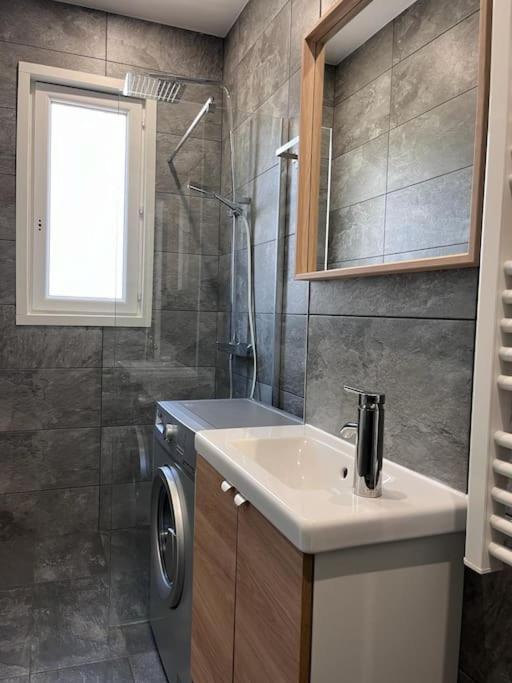 Ferienwohnung Le Pressense Vénissieux Exterior foto